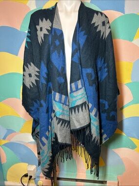 Accessory St Blue & Gray Aztec Fringe Wrap Shawl